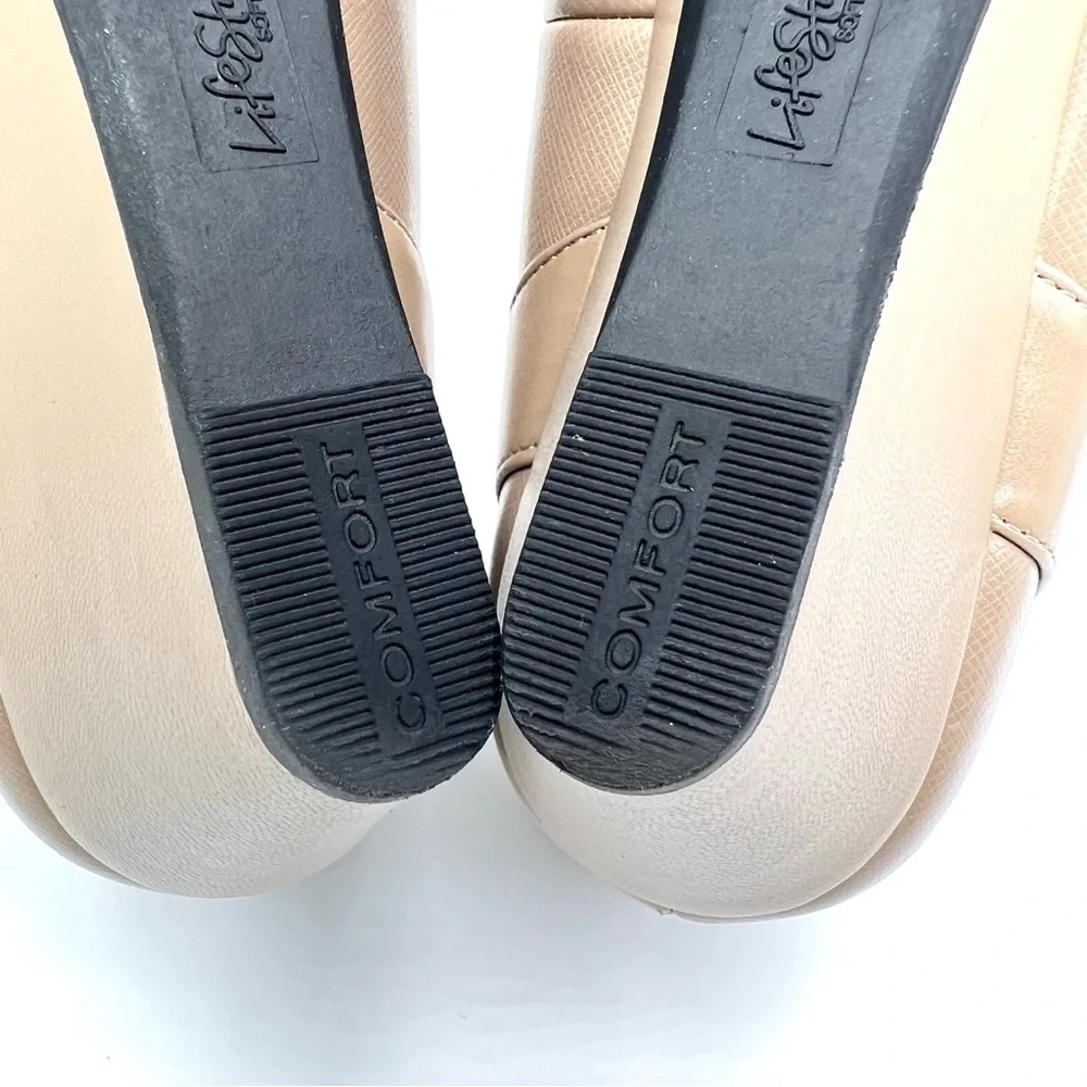 Life Stride Size 7 Dreams Tan Beige Nude Wedge Pumps Heels Round Toe Shoes‎